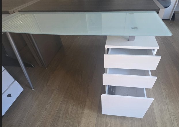 Bureau moderne en verre avec commode blanche - 3 tiroirs, Maison & Meubles, Bureaux, Comme neuf, Bureau d'ordinateur, Autres marques