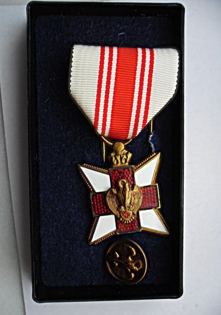 Medaille voor bloeddonoren van het Rode Kruis en corsages, Verzenden, Overige materialen