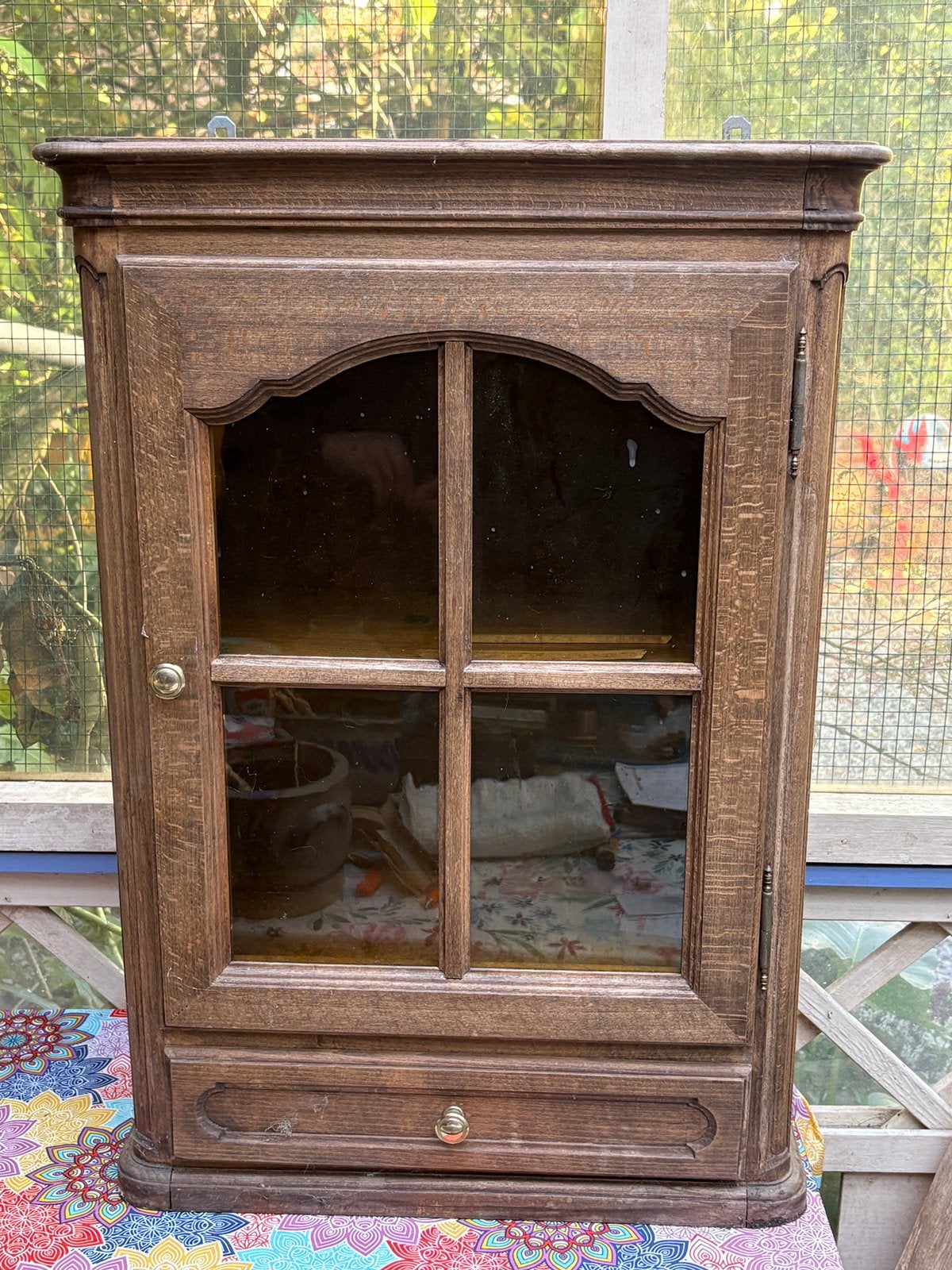Petite vitrine, Enlèvement