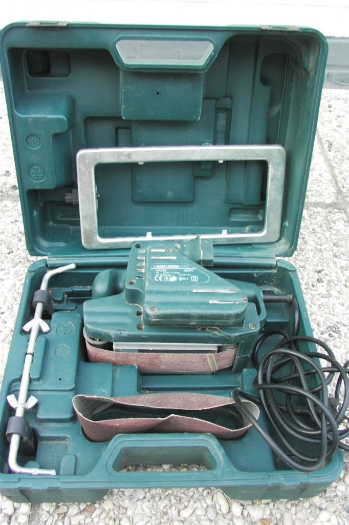 BLACK & DECKER BANDSCHUURMACHINE MADE IN ENGELAND, NOT CHINA, Doe-het-zelf en Bouw, Ophalen, Gebruikt, 600 tot 1200 watt, Bandschuurmachine