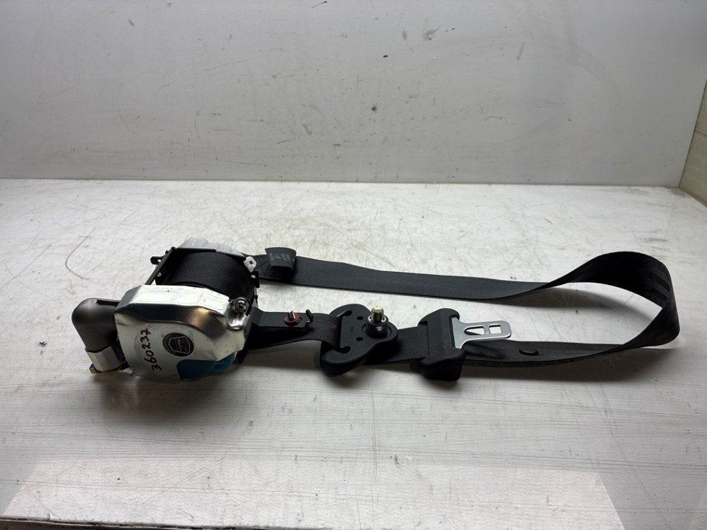 CEINTURE DE SECURITE AVANT DROIT Spring (|868846915R|), Dacia, Renault Deutschland AG, Utilisé, Peter-Huppertz-Straße 5
51063  Köln, DE