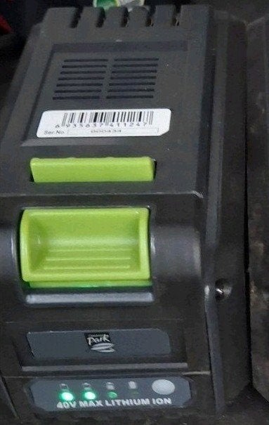 Batterie Central Park Lithium-Ion 40V  4,0Ah  Rechargeabl, Enlèvement ou Envoi, Utilisé