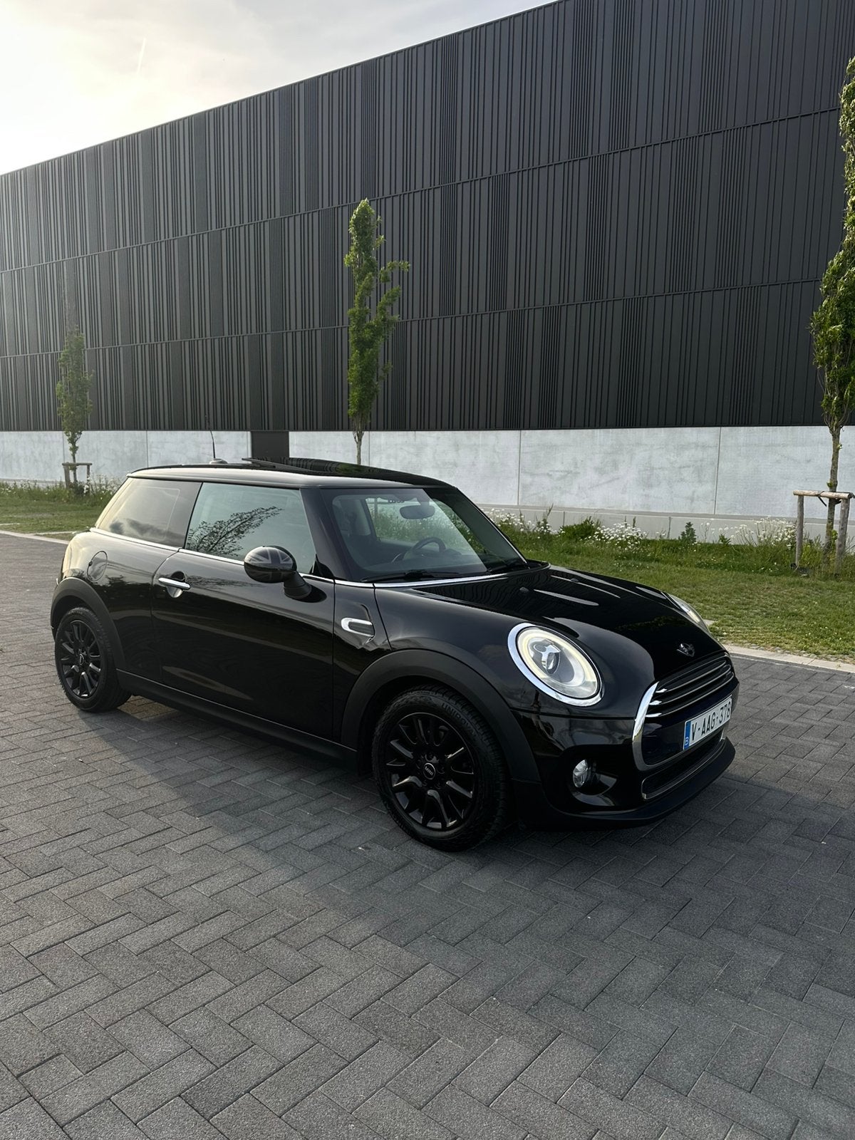 Mini Cooper One F56 Topstaat Full Black Met Garantie, Autos, Mini, Particulier, Cooper, ABS, Airbags, Air conditionné, Bluetooth