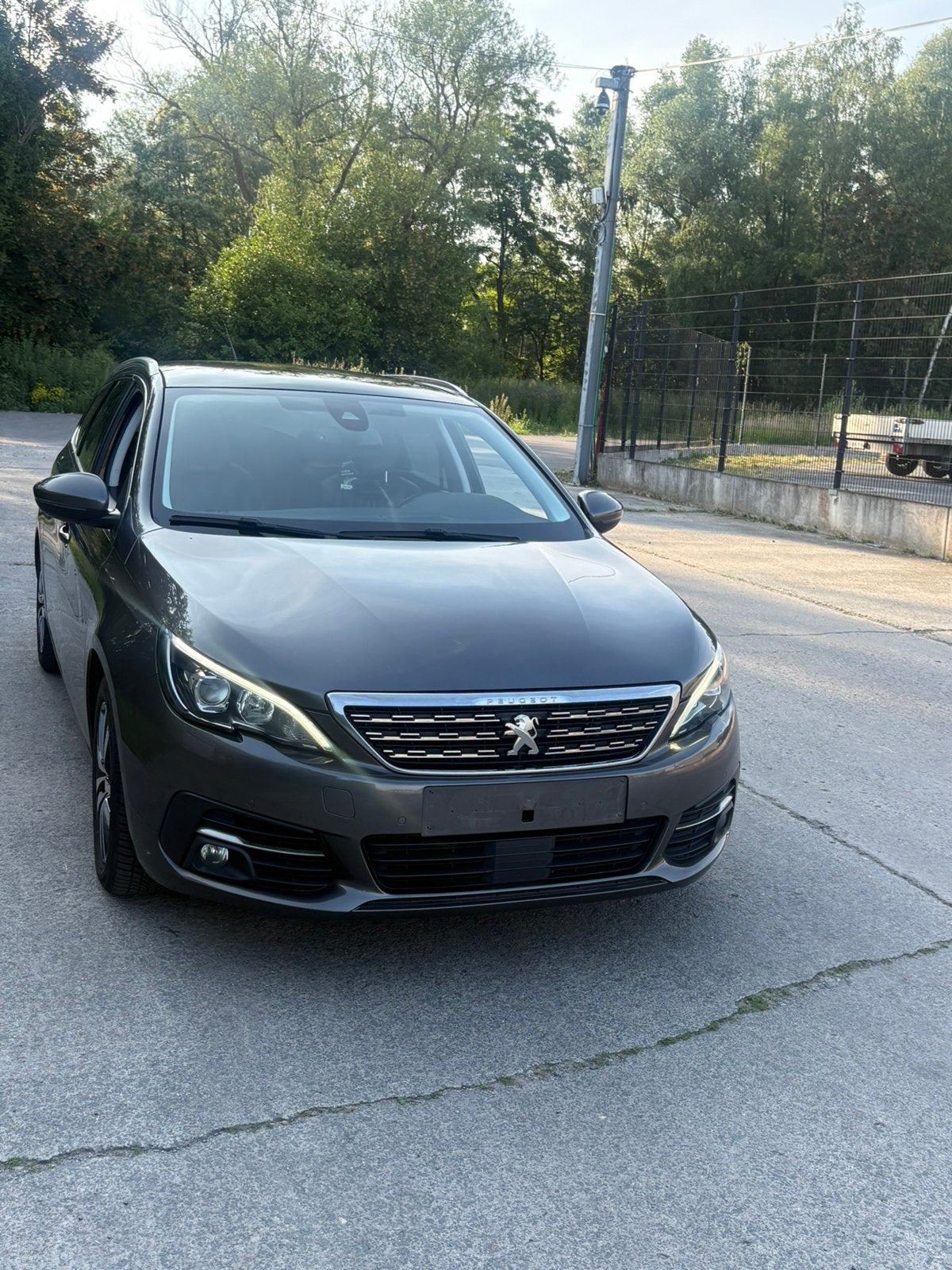 Peugeot 308 SW 1.5 HDI (PANO,LEDER,KEYLESS), Autos, Cuir, Alarme, Achat, Euro 6