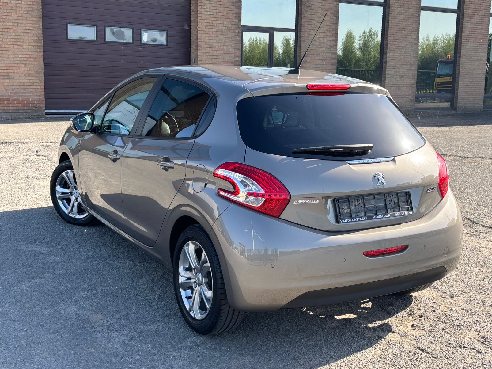 Peugeot 208 2015 1.2 essence Airco GPS  Euro 6B 90000km, Autos, Euro 5, Achat, Entreprise, Boîte manuelle