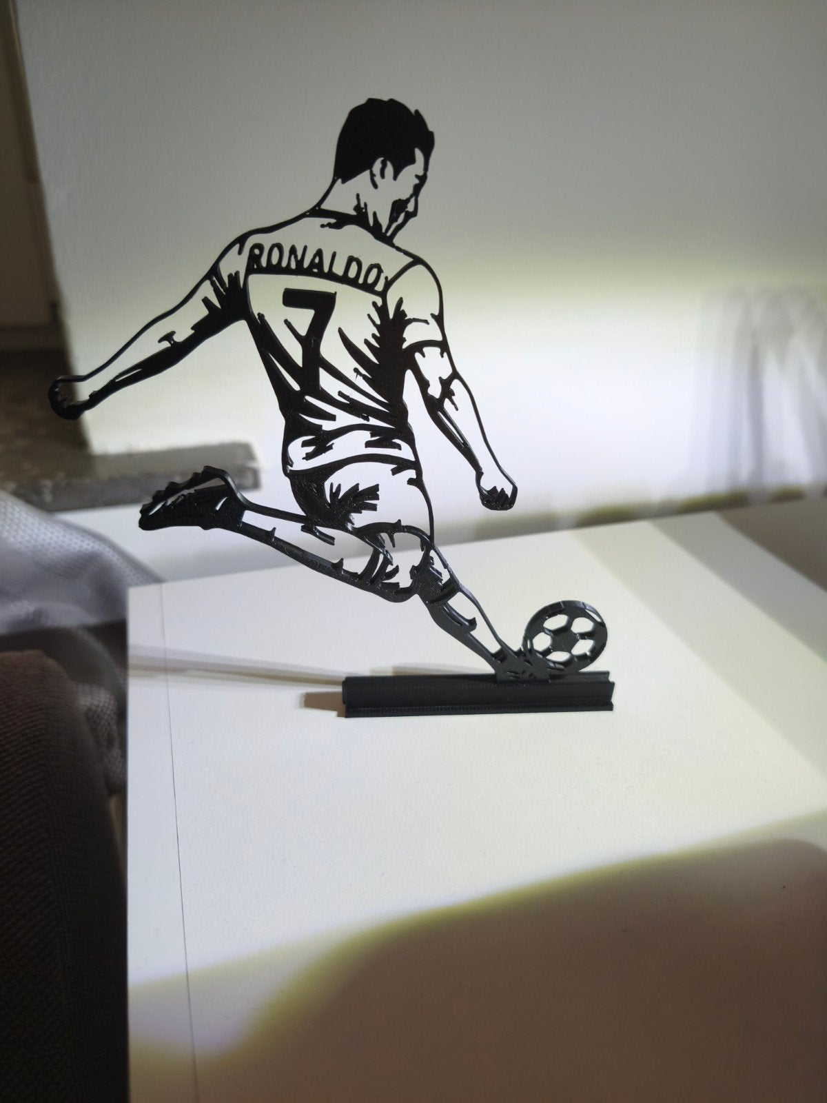 Je vends une figurine de bureau CR7 Impression 3D, Offres d'emploi, Emplois | Nettoyage & Services techniques