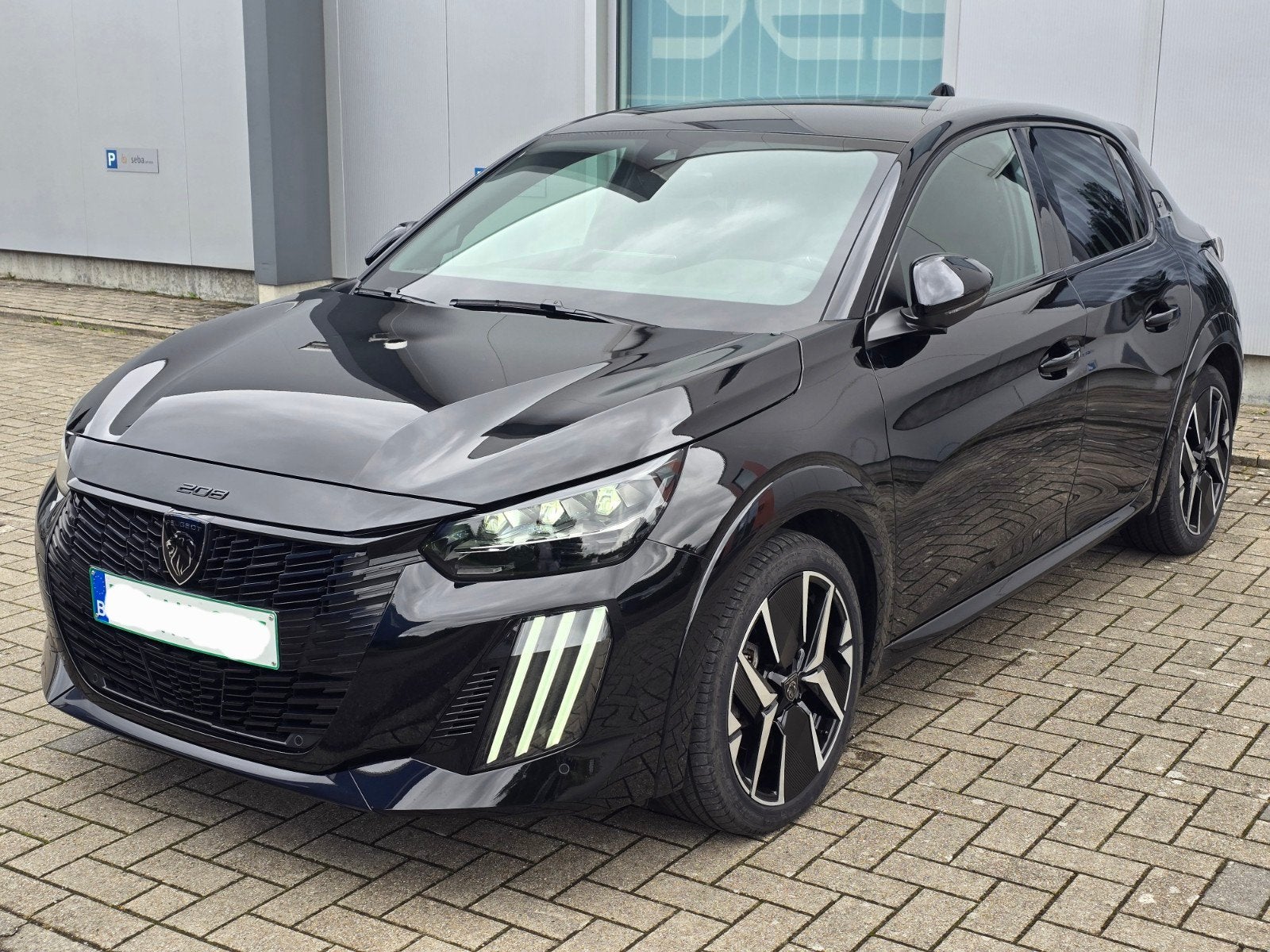 Peugeot 208 GT Hybrid e-DCS6 Automaat 8198km vele opties, Auto's, Zwart, 5 deurs, 3 cilinders, 74 kW