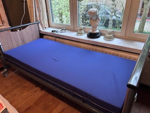 MATRAS ZIEKENHUISBED, Ophalen, Zo goed als nieuw