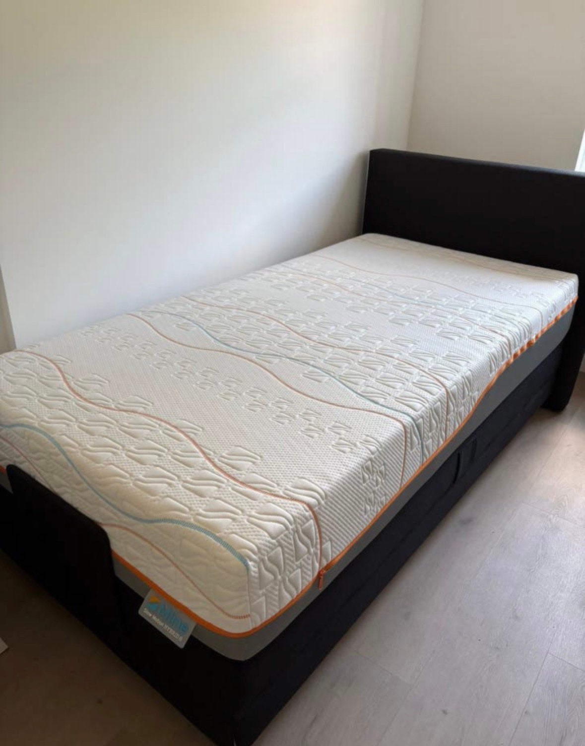 Karlsson Electr Boxspring 100x200 Mline Slowmotion 6 Z.G.A.N, Huis en Inrichting, Slaapkamer | Boxsprings, 100 cm, Eenpersoons