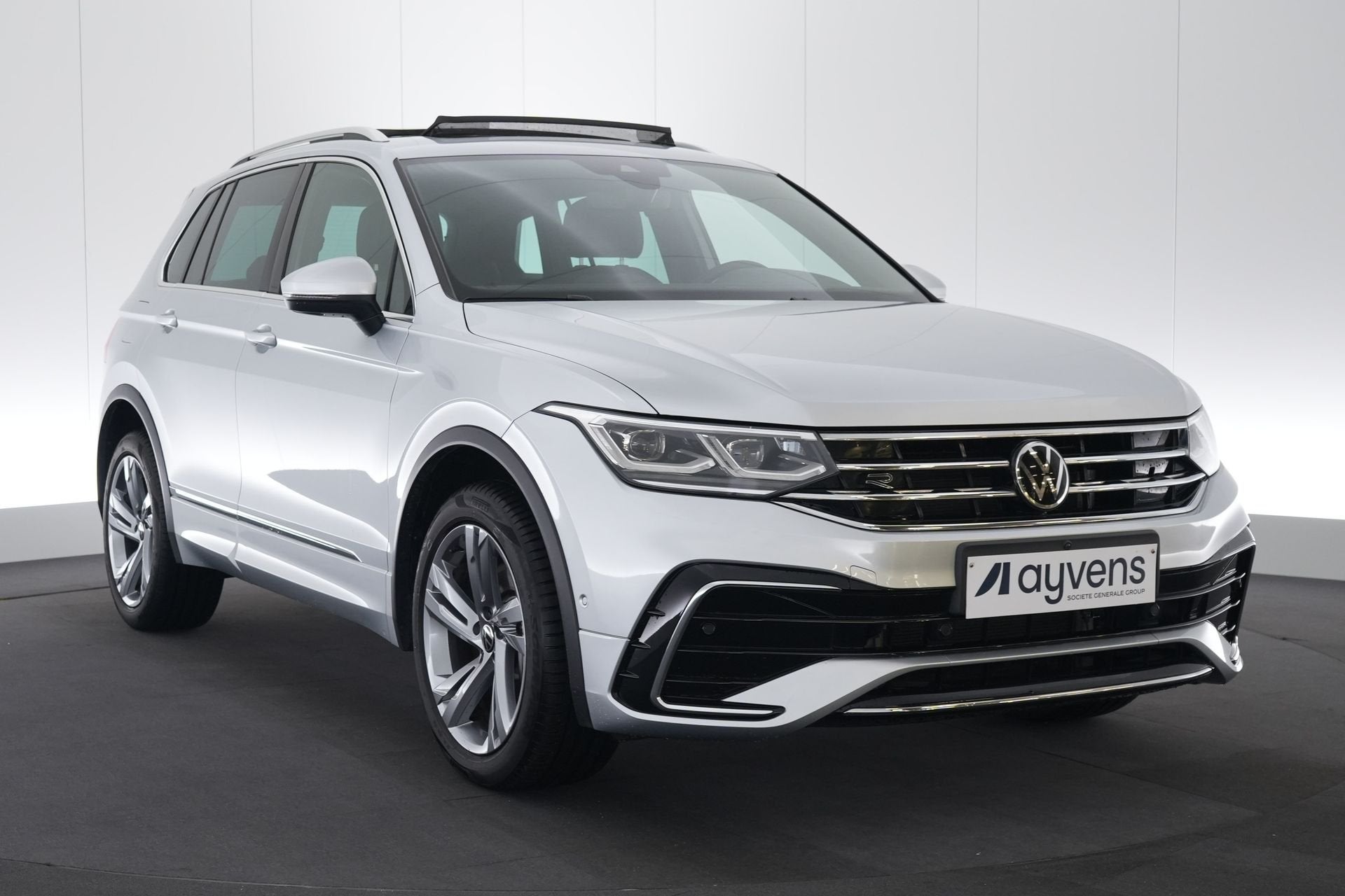 (2CJG816) VOLKSWAGEN TIGUAN, Autos, Argent ou Gris, Achat, Entreprise, Carnet d'entretien
