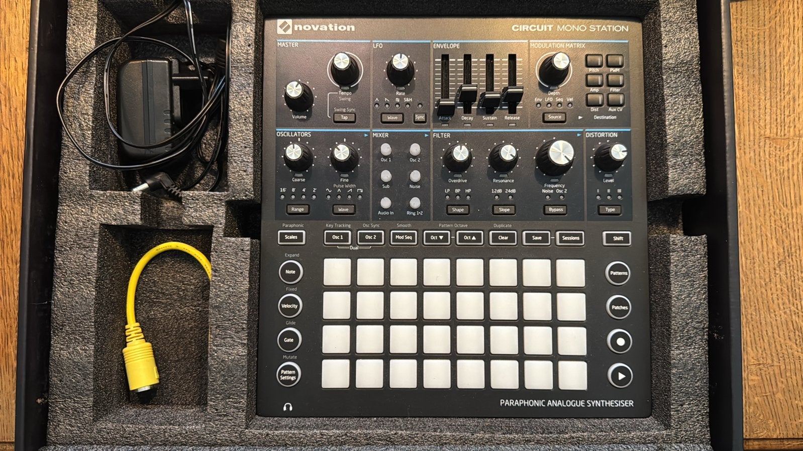 Novation circuit monostation, Musique & Instruments, Enlèvement ou Envoi, Comme neuf