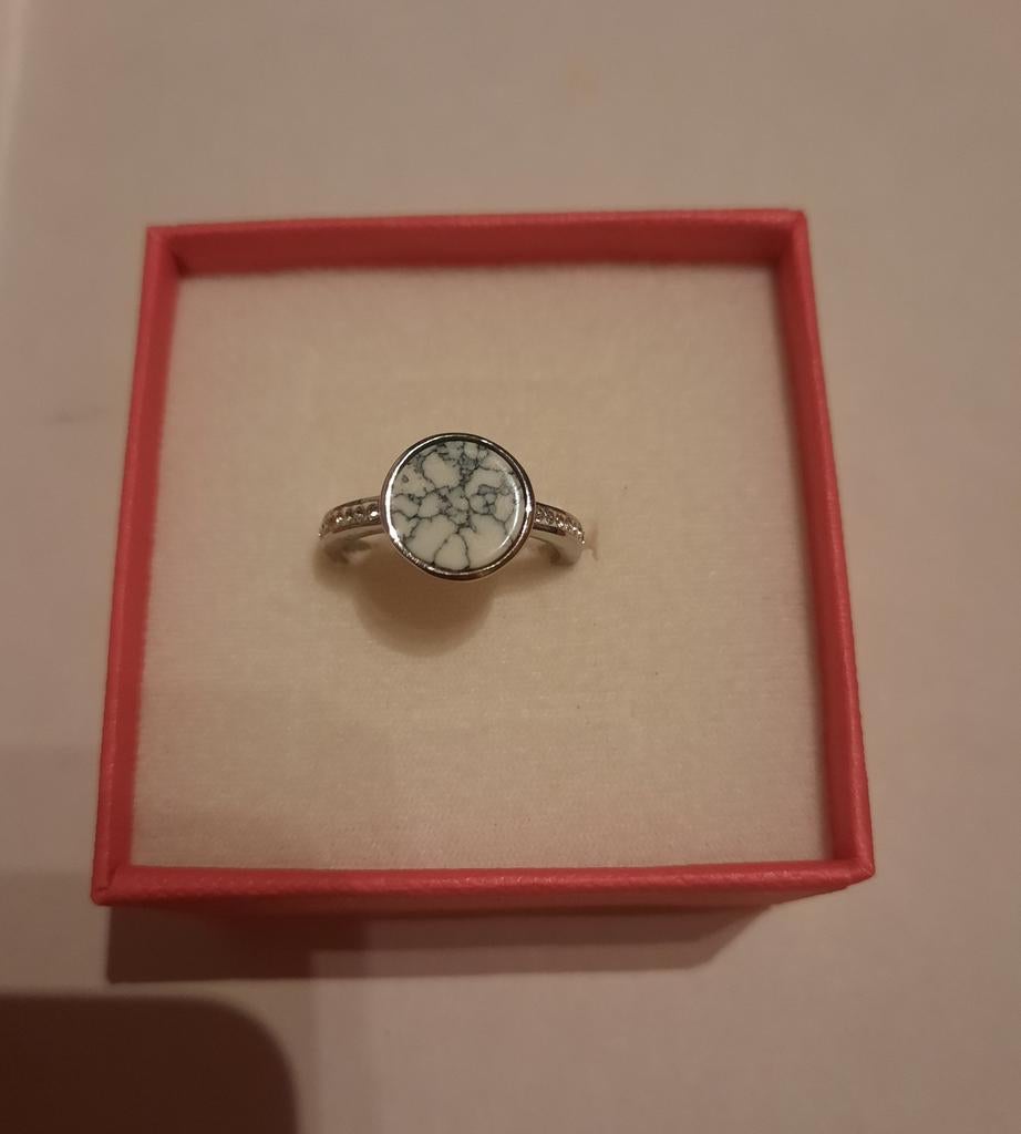 Ring victoria, Handtassen en Accessoires, Ringen, Verzenden, Zo goed als nieuw, IJzer of Staal