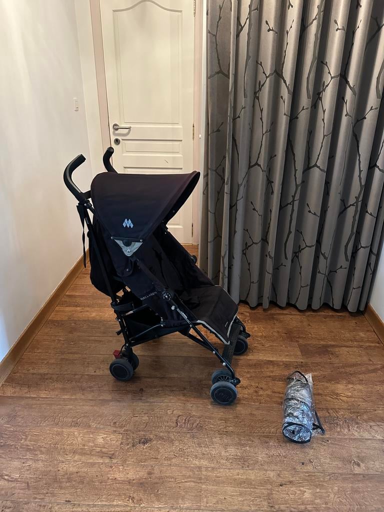 Maclaren Quest lichtgewicht buggy zwart met regenhoes, Ophalen, Zo goed als nieuw, Maclaren, Regenhoes