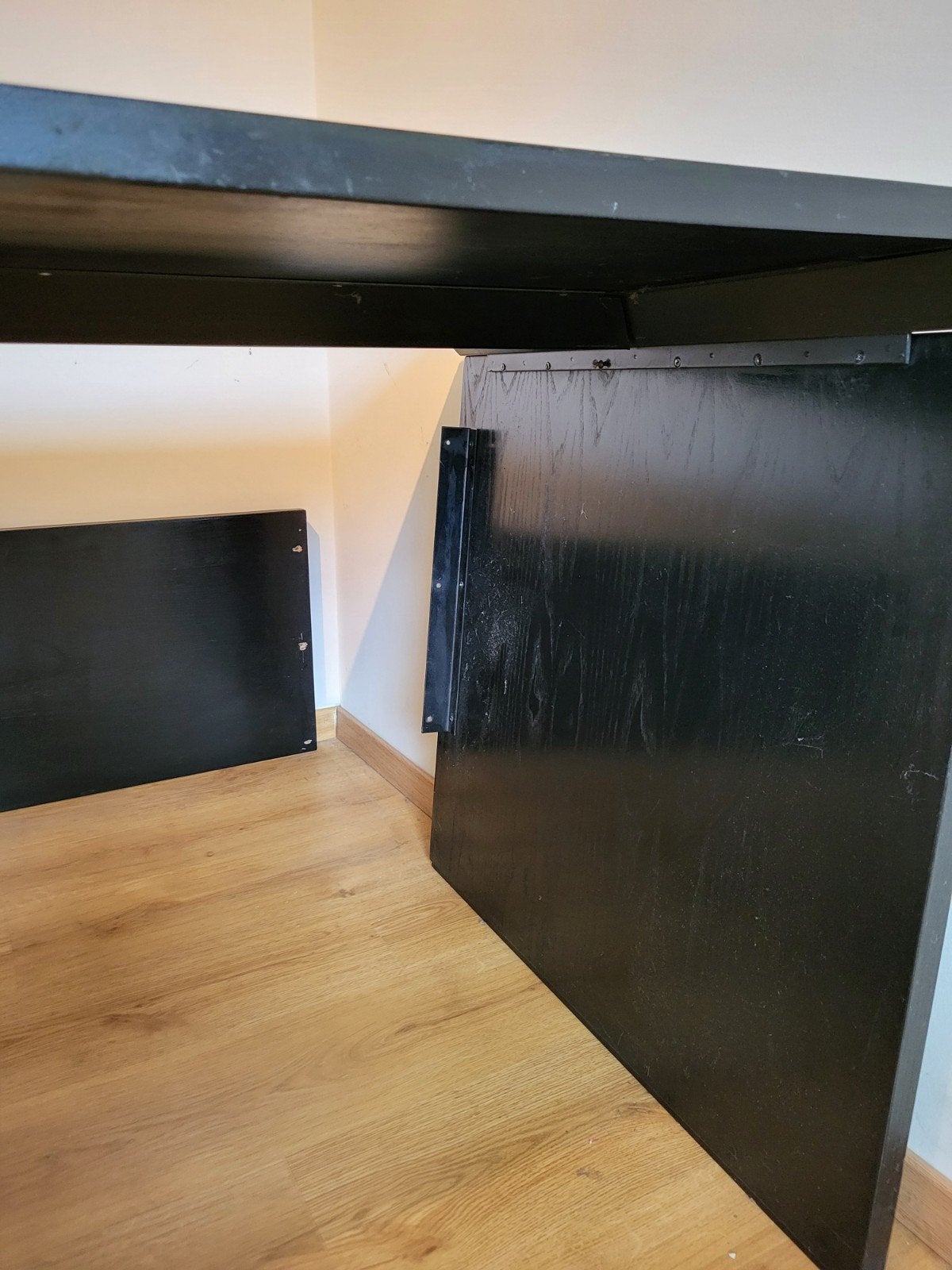 Bureau meubels, Ophalen
