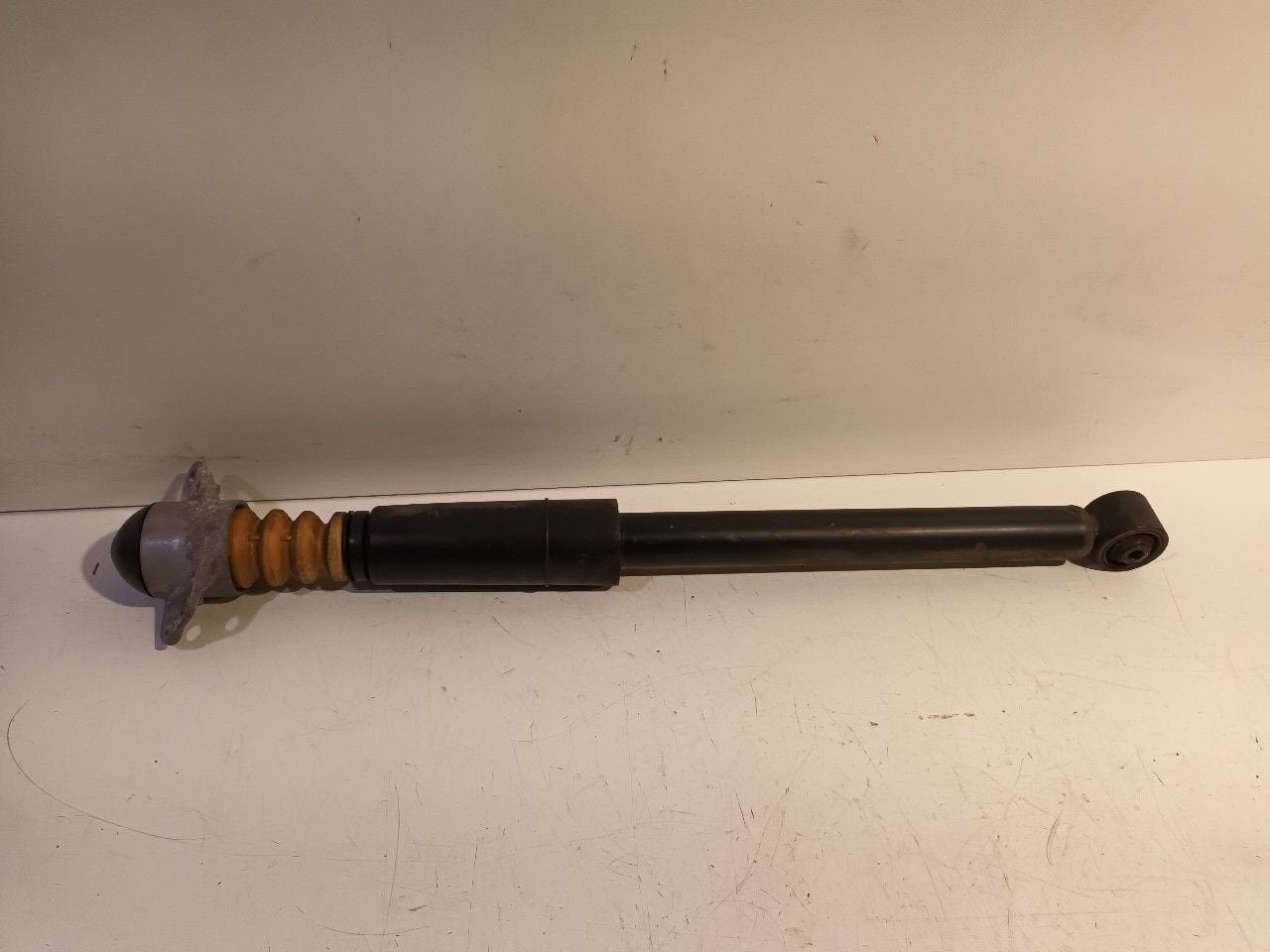 Schokbreker rechts achter Skoda Fabia, Onderdelen@venauto.nl, Van der Ven Autorecycling B.V., Ettenseweg 76, 4706 PB Roosendaal, The Netherlands
