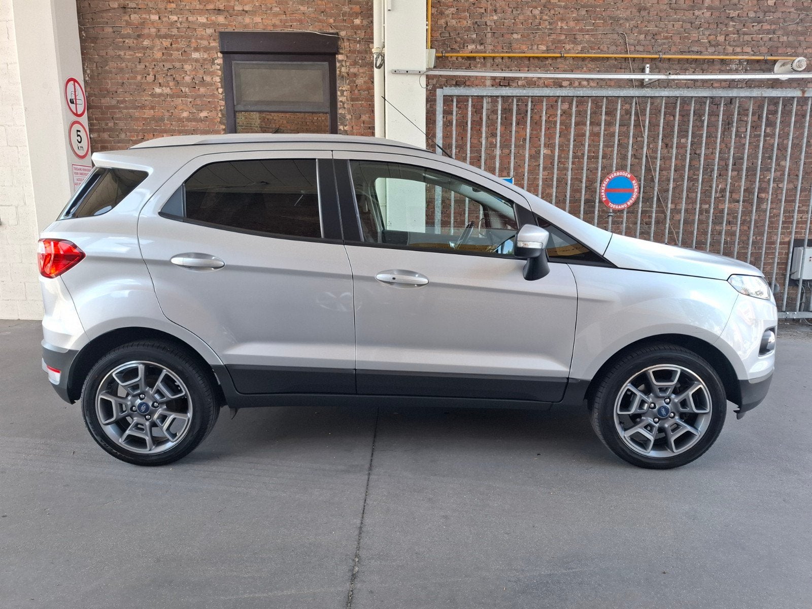 Caméra Ford Ecosport 1.0 essence/climatisation. La salle d'e, Autos, Ford, Particulier, Ecosport, ABS, Caméra de recul, Régulateur de distance