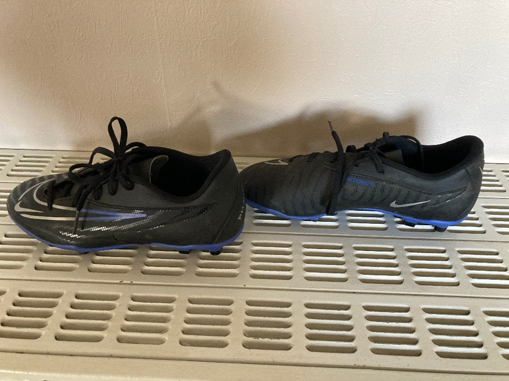 Zwarte schoenen met noppen, Phantom, maat 37.5, Sportschoenen, Ophalen of Verzenden, Zo goed als nieuw, Phantom