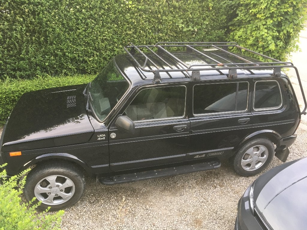 Lada Niva 5 deur type Urban, Stof, Niva, 4 cilinders, Zwart