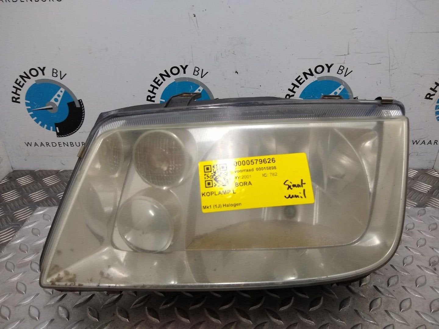 VOLKSWAGEN BORA KOPLAMP L 2001, Auto-onderdelen, Ophalen of Verzenden, Gebruikt, Stiba lid