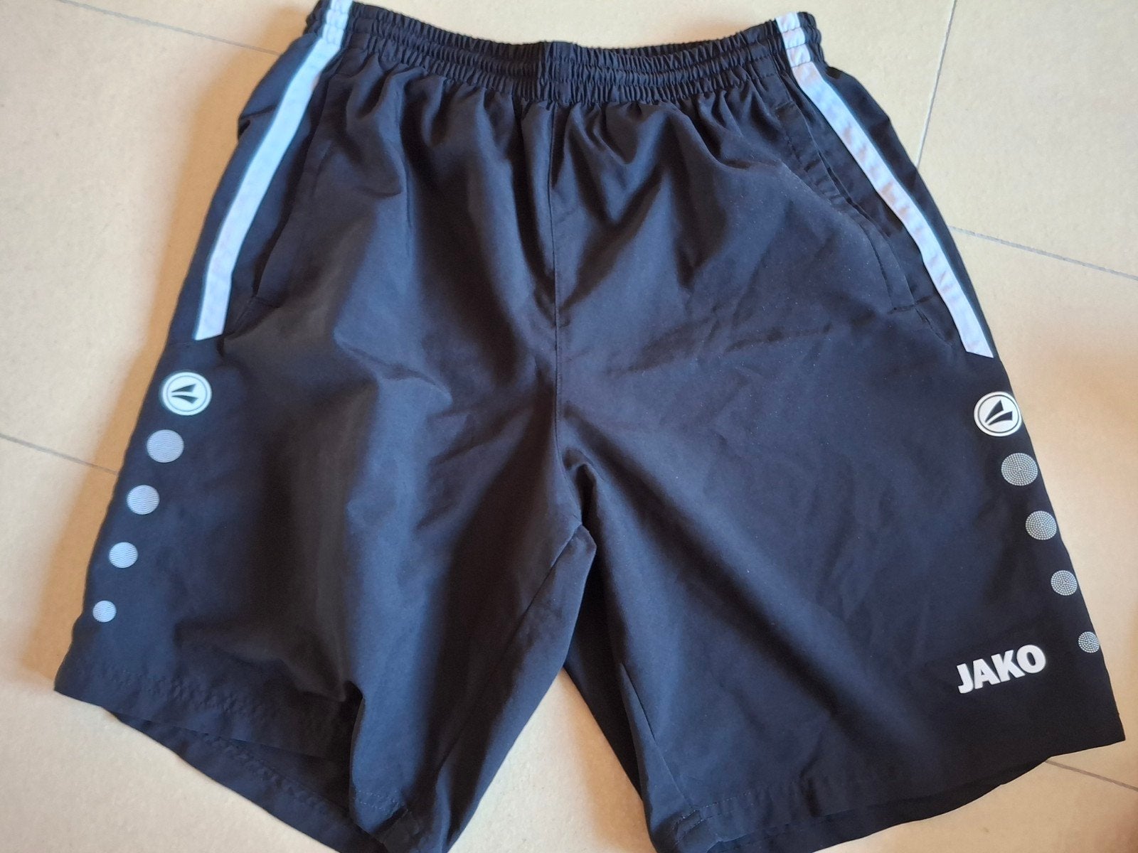 Zwarte short Jako mt Medium, Kleding | Heren, Sportkleding, Maat 48/50 (M), Zwart, Ophalen of Verzenden, Jako