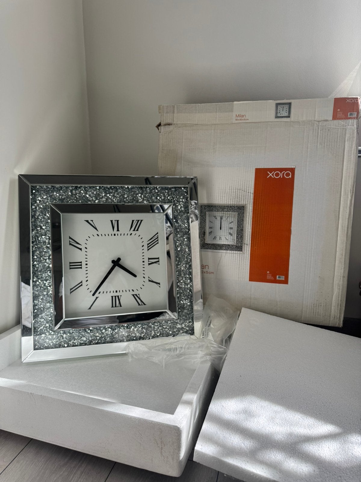 Grande horloge maison neuve avec boite, Enlèvement, Comme neuf