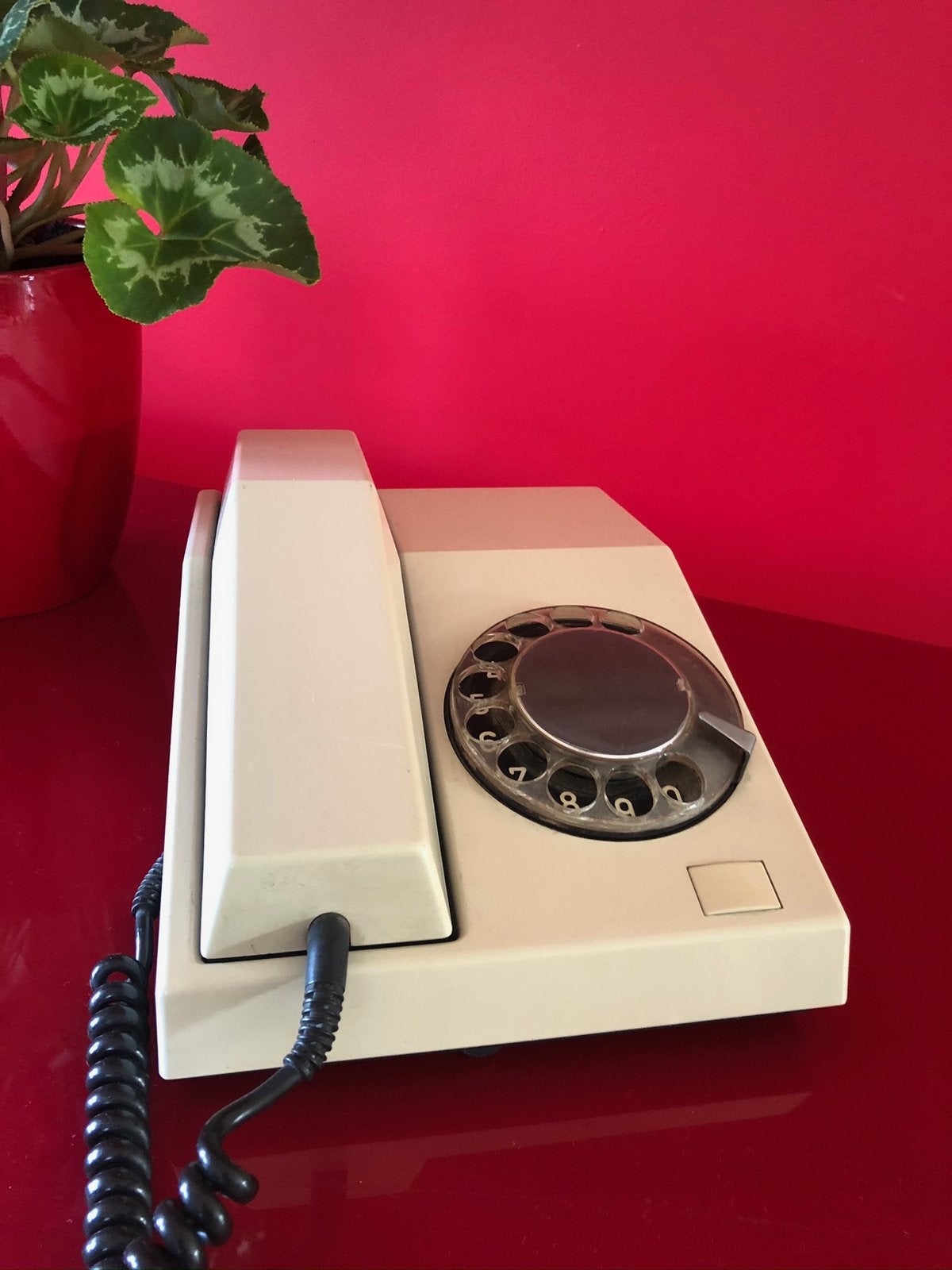 Téléphone vintage. Appareil fixe rétro avec plateau tournant, Enlèvement ou Envoi, Utilisé