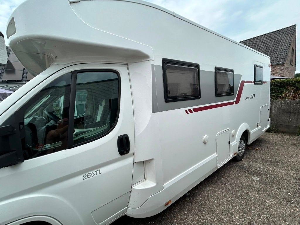 Roller Team Kronos 265TL met zeer vele opties., Caravans en Kamperen, Chemisch toilet, Ringverwarming, Fiat, Treinzit