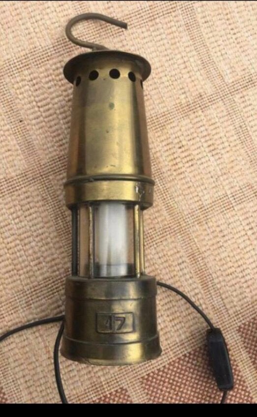 Lampe souterraine minière ancienne, Enlèvement