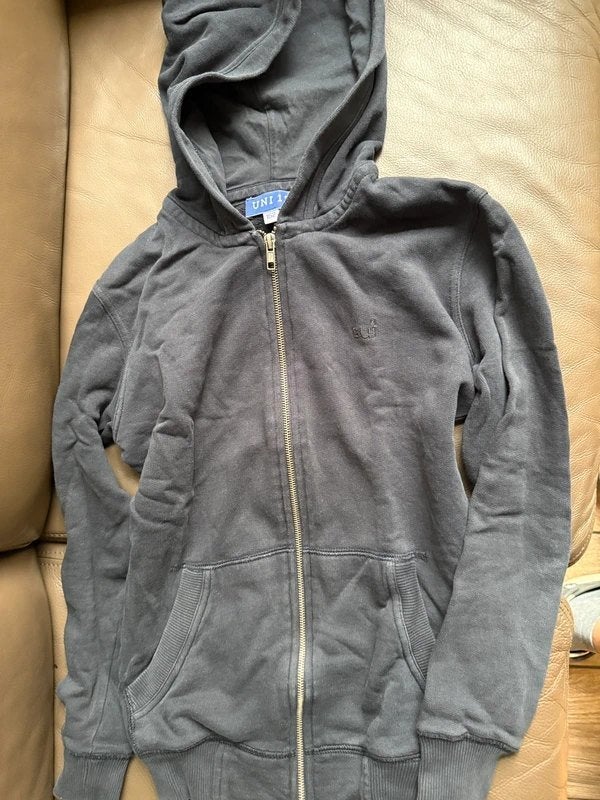 Hoodie met rits trui uniform SUI maat 152, Kinderen en Baby's, Ophalen, Gebruikt, Jongen, Trui of Vest