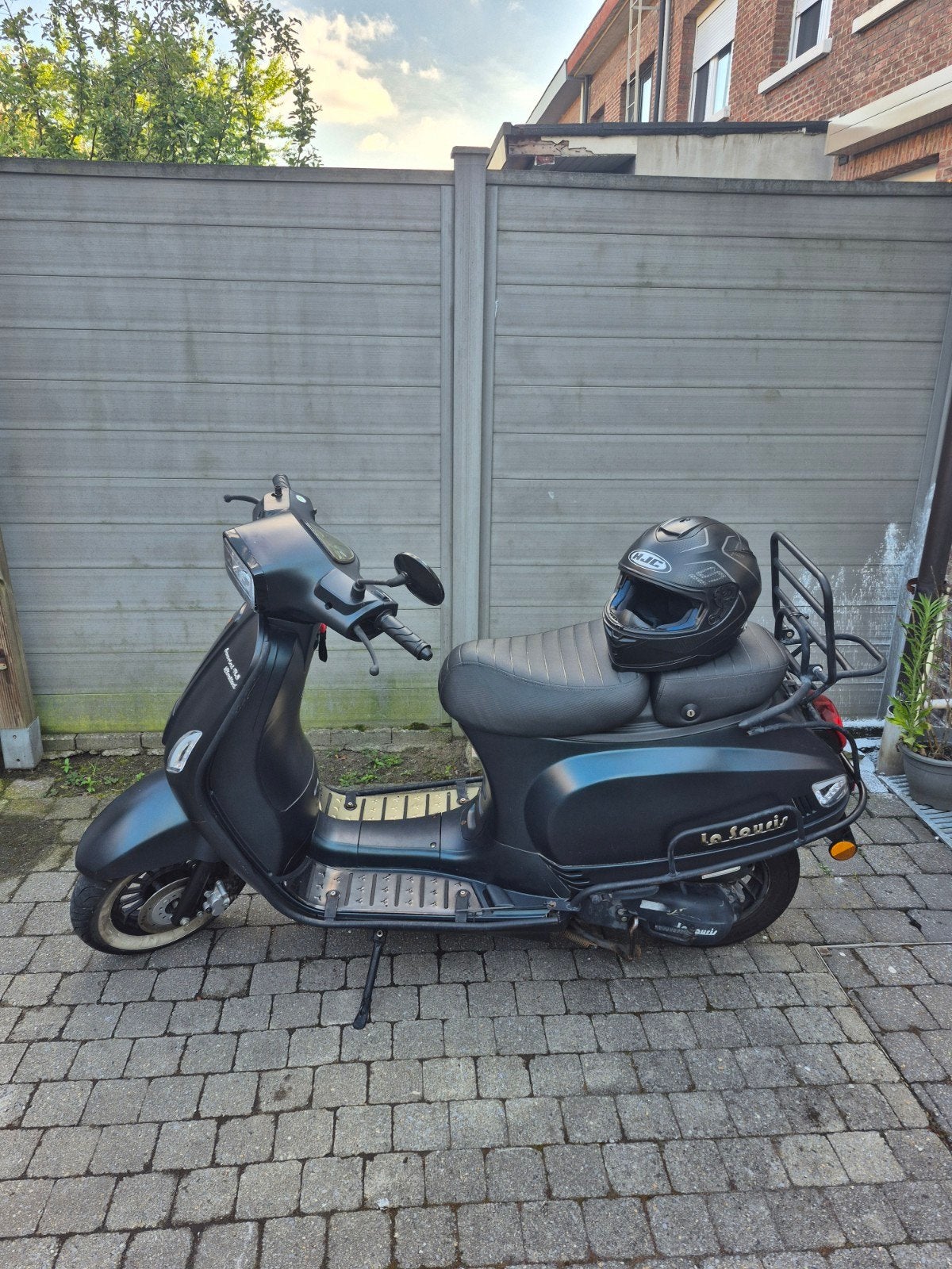 La Souris Sourini RS scooter B klasse Lage KM Stand + Helm, Ophalen, Benzine, Klasse B (45 km/u), Zo goed als nieuw