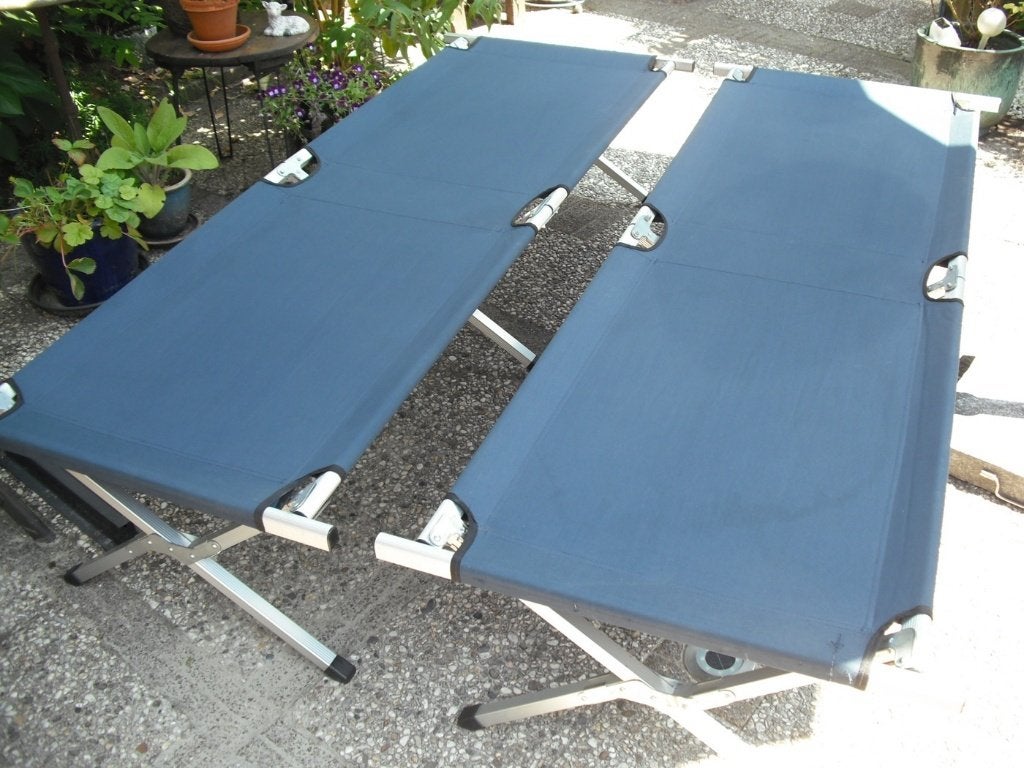 2 Kampeerveldbedden inklapbaar 190x65cm in draagtassen, Ophalen, Gebruikt