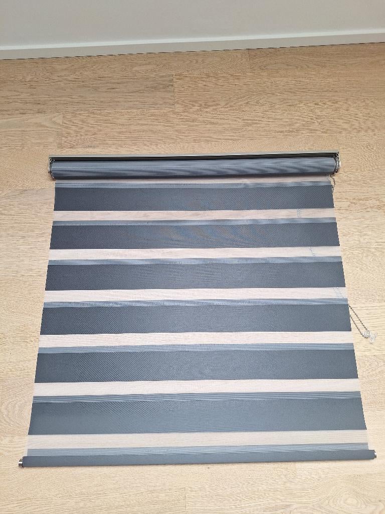 Rideaux enrouleur gris et noir, Ophalen, Zo goed als nieuw, Grijs, Metaal