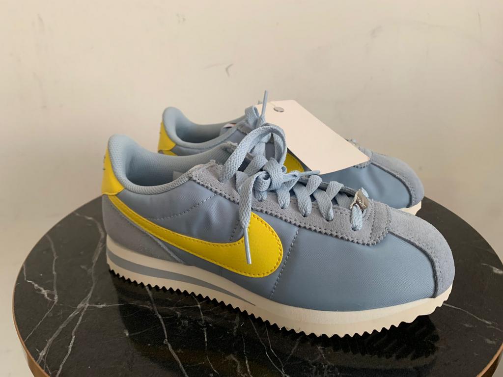Nike cortez taille 36,5, Neuf, Enlèvement ou Envoi, Autres couleurs, Sneakers et Baskets