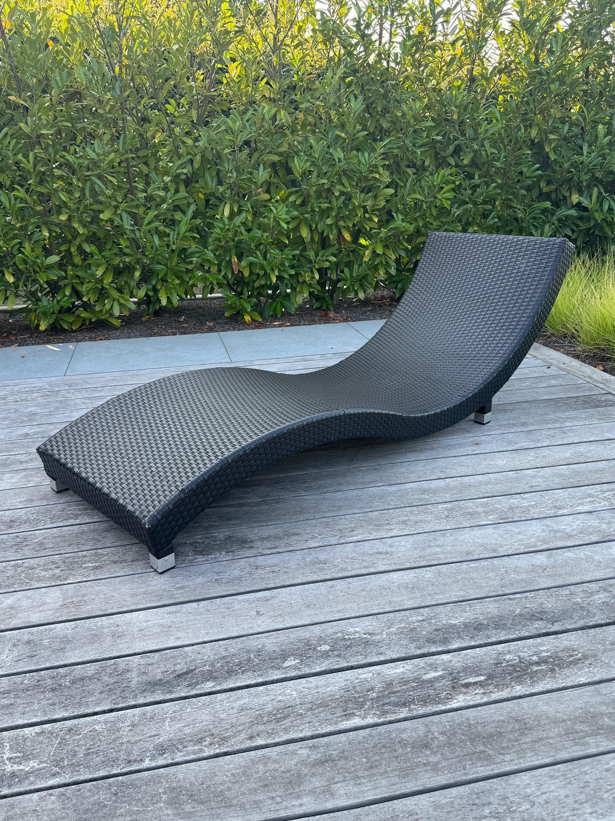 Golvend ligbed / zonnebed in wicker – antraciet, Tuin en Terras, Ligbedden, Gebruikt, Wicker, Ophalen