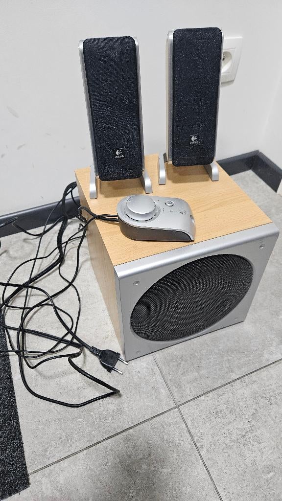 logitech z3 speaker, Enlèvement, Utilisé