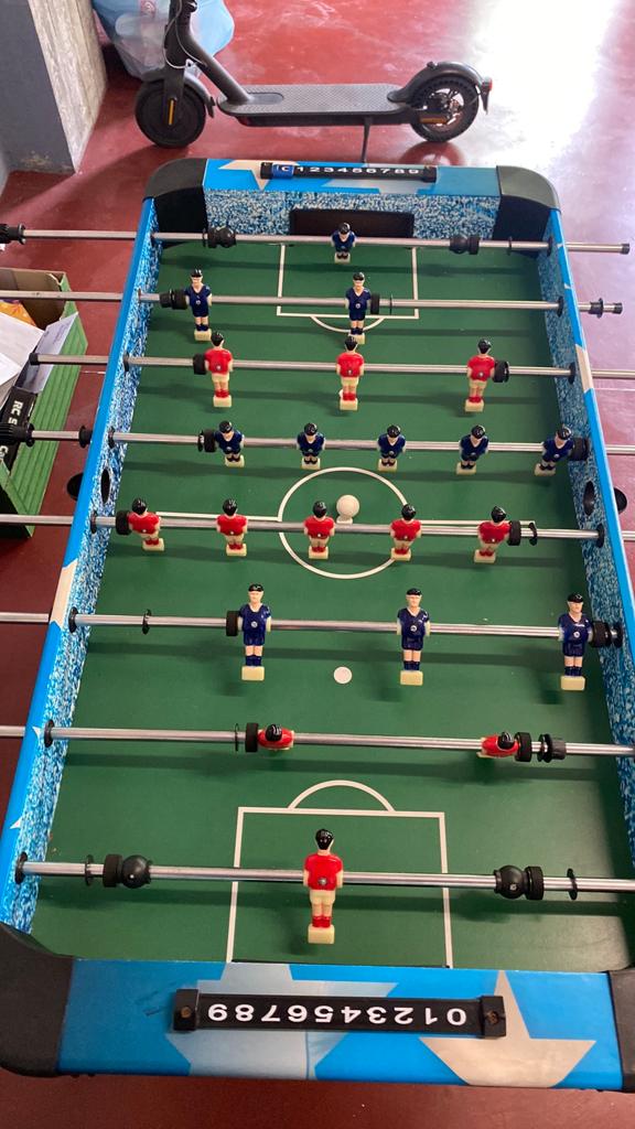 Voetbaltafel, Ophalen, Zo goed als nieuw