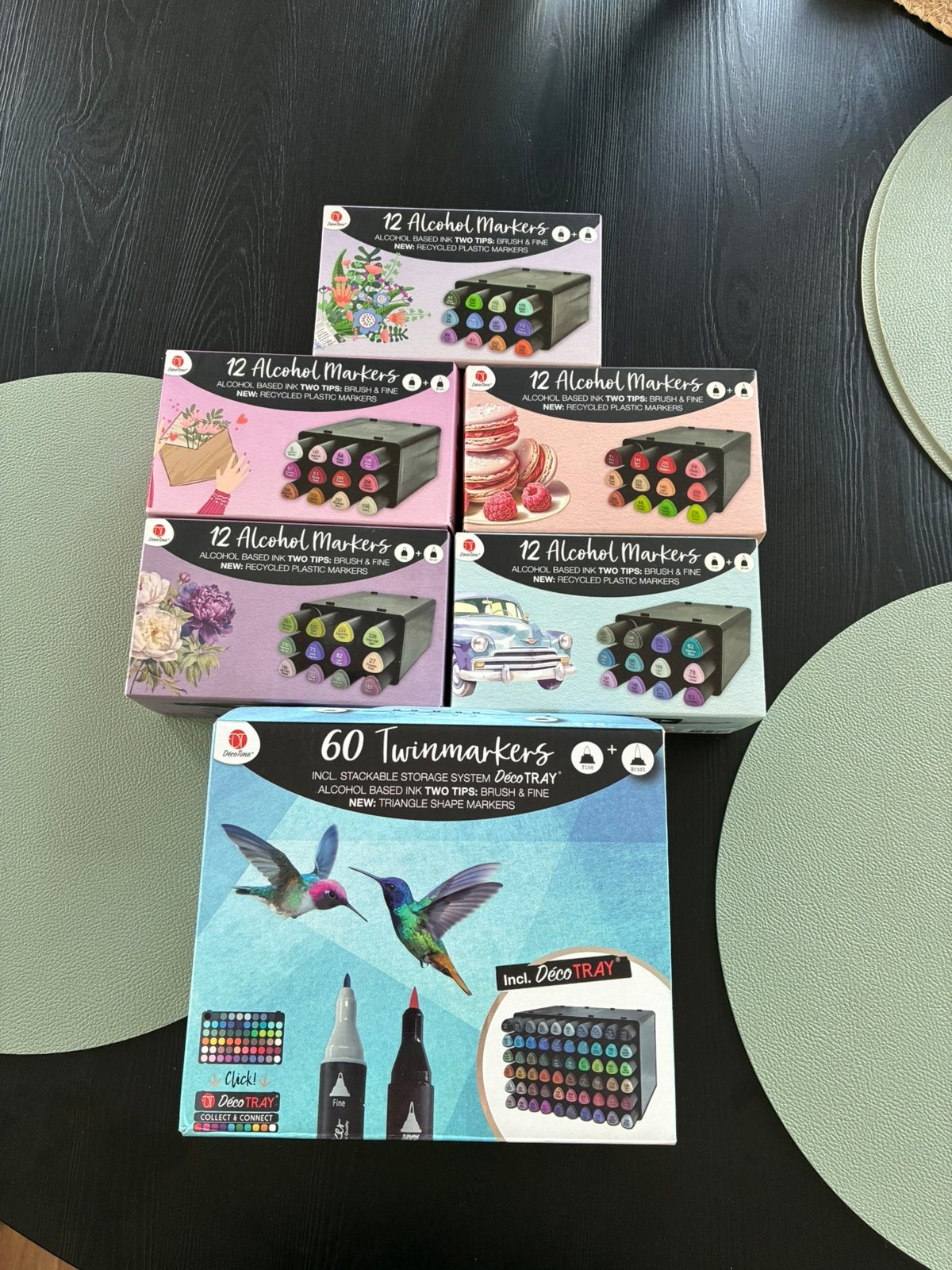 120 twinmarkers en 4 kleurboeken, Ophalen of Verzenden, Zo goed als nieuw