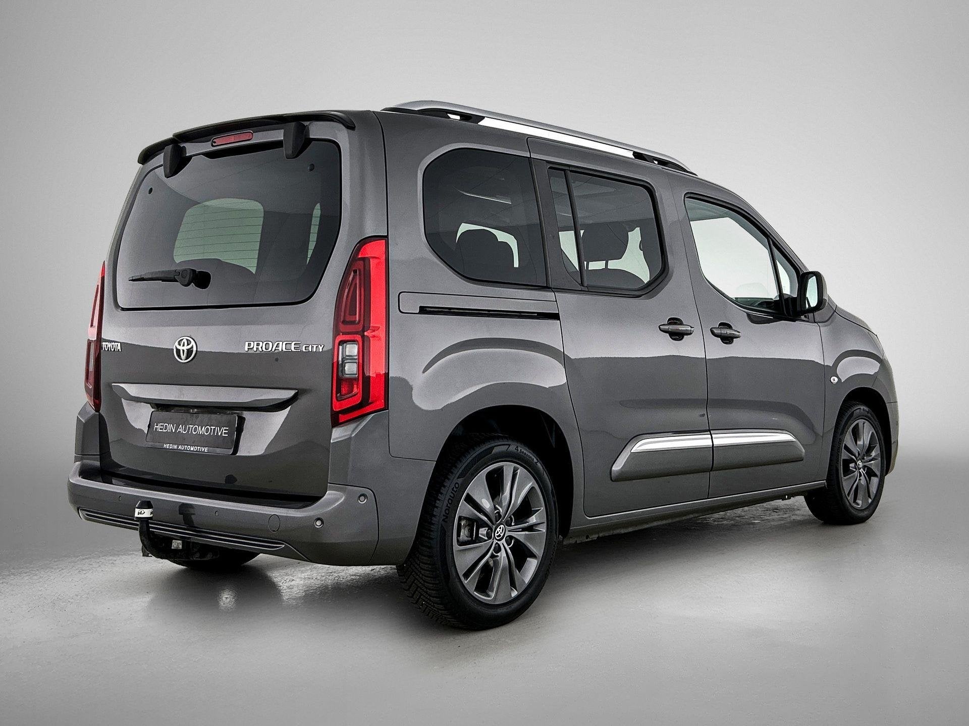 Toyota Proace City Verso 1.2i 96kW SWB Tracks Aut. | Panoram, Auto's, Toyota, 1330 kg, Gebruikt, https://public.car-pass.be/vhr/458f42dc-abc5-4610-9efd-255527faf9aa