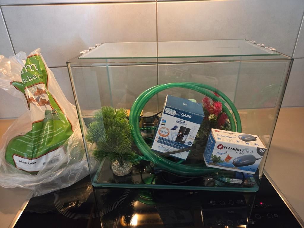 Aquarium met decoratie 30L, Dieren en Toebehoren, Ophalen, Inclusief toebehoren, Zo goed als nieuw