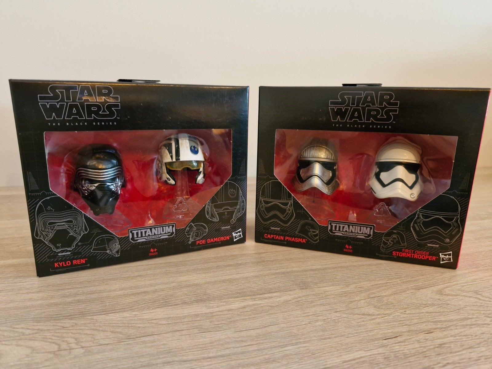 Star Wars Titanium Black Series helmen (2 sets) nieuw, Verzamelen, Star Wars, Ophalen of Verzenden, Nieuw, Overige typen