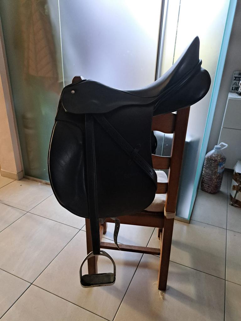 Passier zadel 16,5 inc, Dieren en Toebehoren, Ophalen, Gebruikt, Dressuur