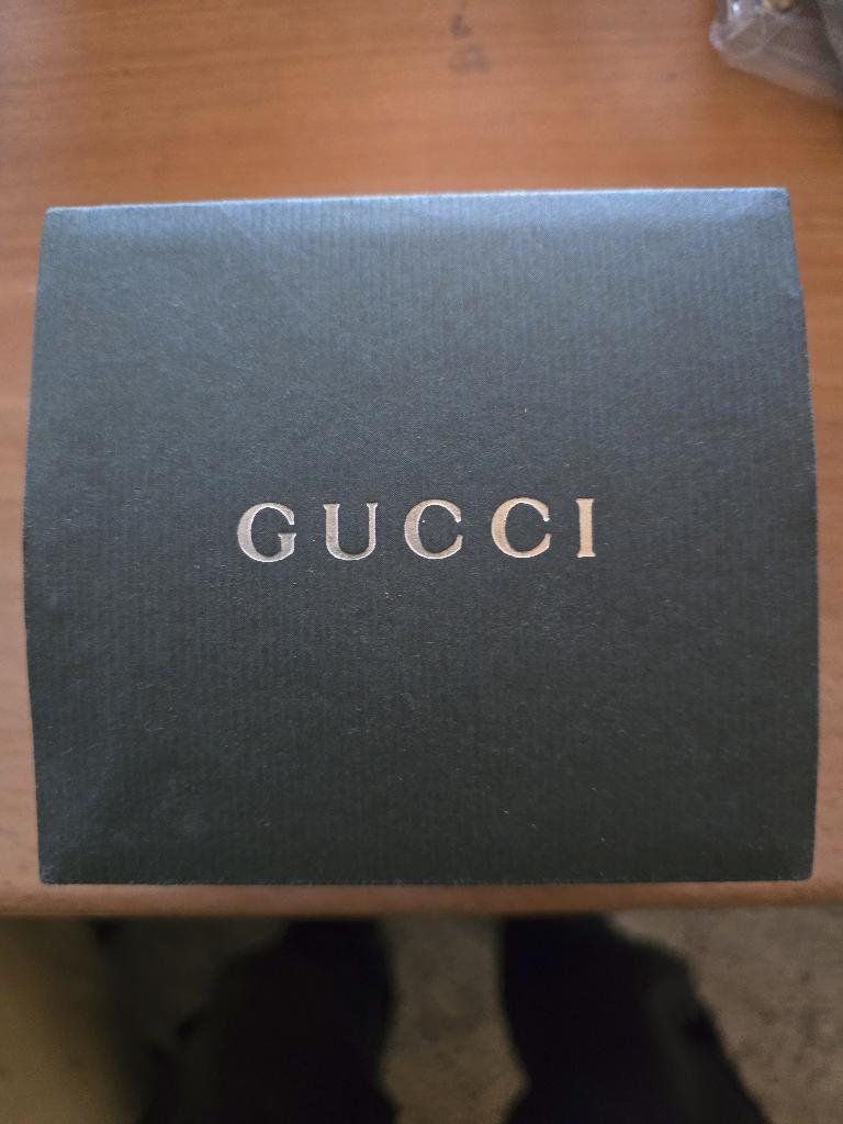 gucci horloges, Enlèvement