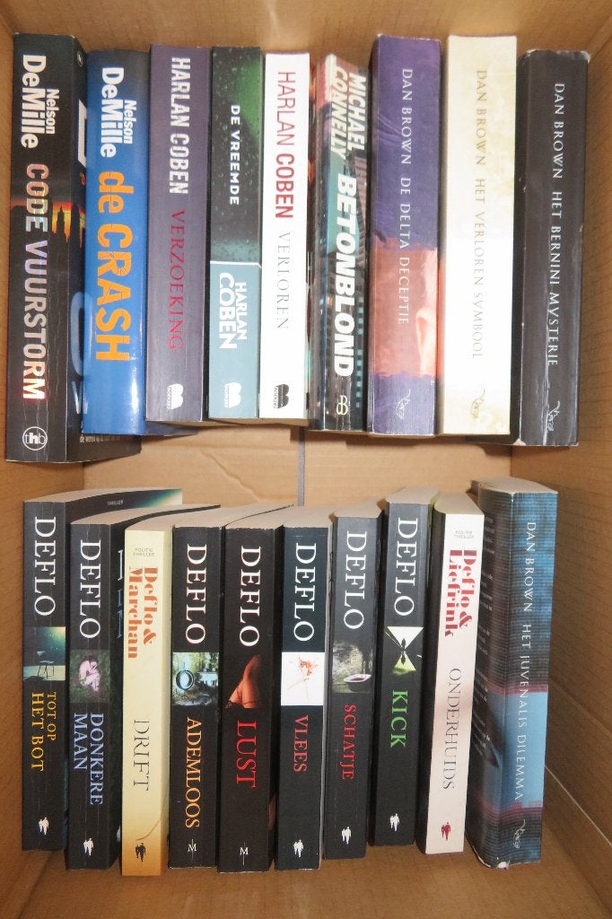 Thrillers (Dan Brown, Deflo, ...) 19 stuks, Ophalen, Gelezen, Diverse auteurs