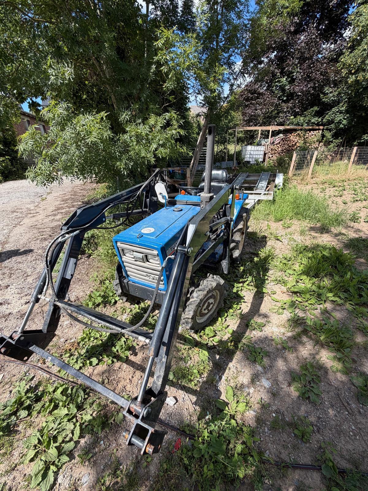 Te koop iseki-tractor met accessoires, Zakelijke goederen, Landbouw | Tractoren, tot 2500, Overige merken, tot 80 Pk, Gebruikt
