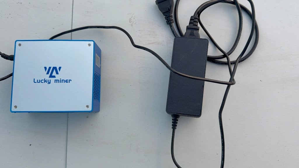 Lucky Miner LV07 – Bitcoin Solo Miner – 1 TH/s, Ophalen, Zo goed als nieuw