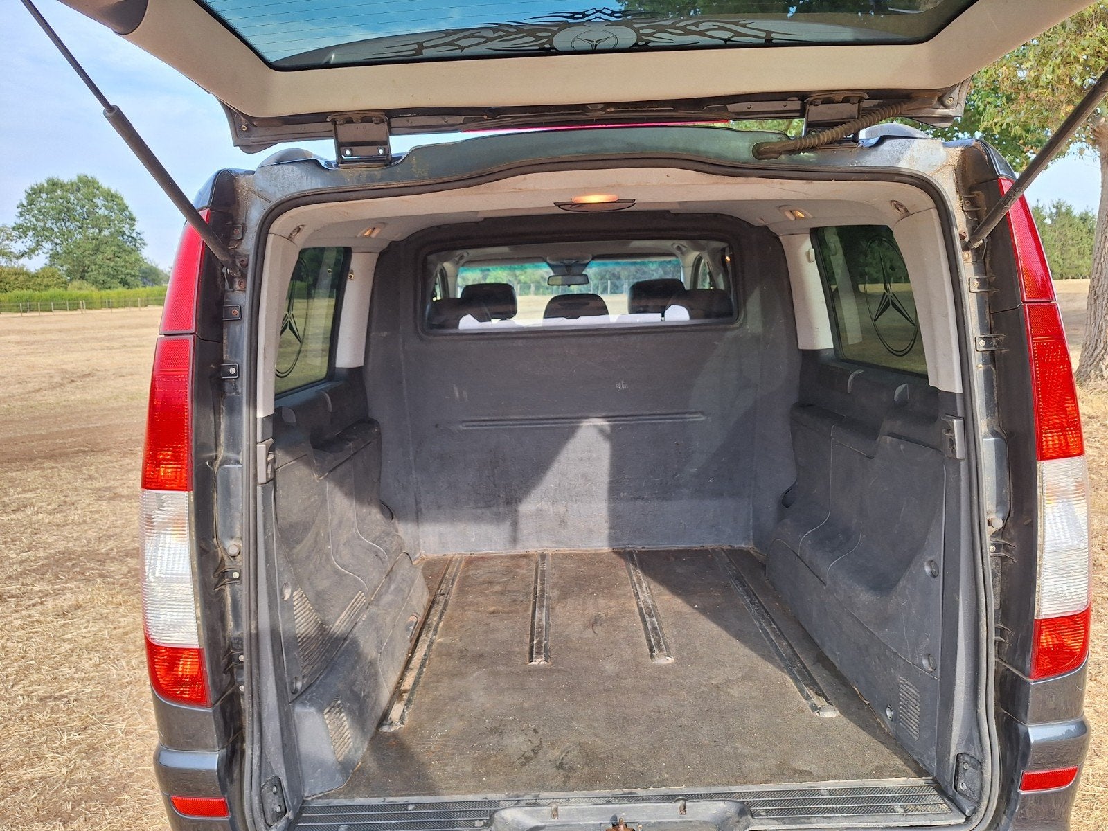 Mercedes viano v6   3.0 diesel zwart  lichte vracht  ., Auto's, Bestelwagens en Lichte vracht, Automaat, Achterwielaandrijving