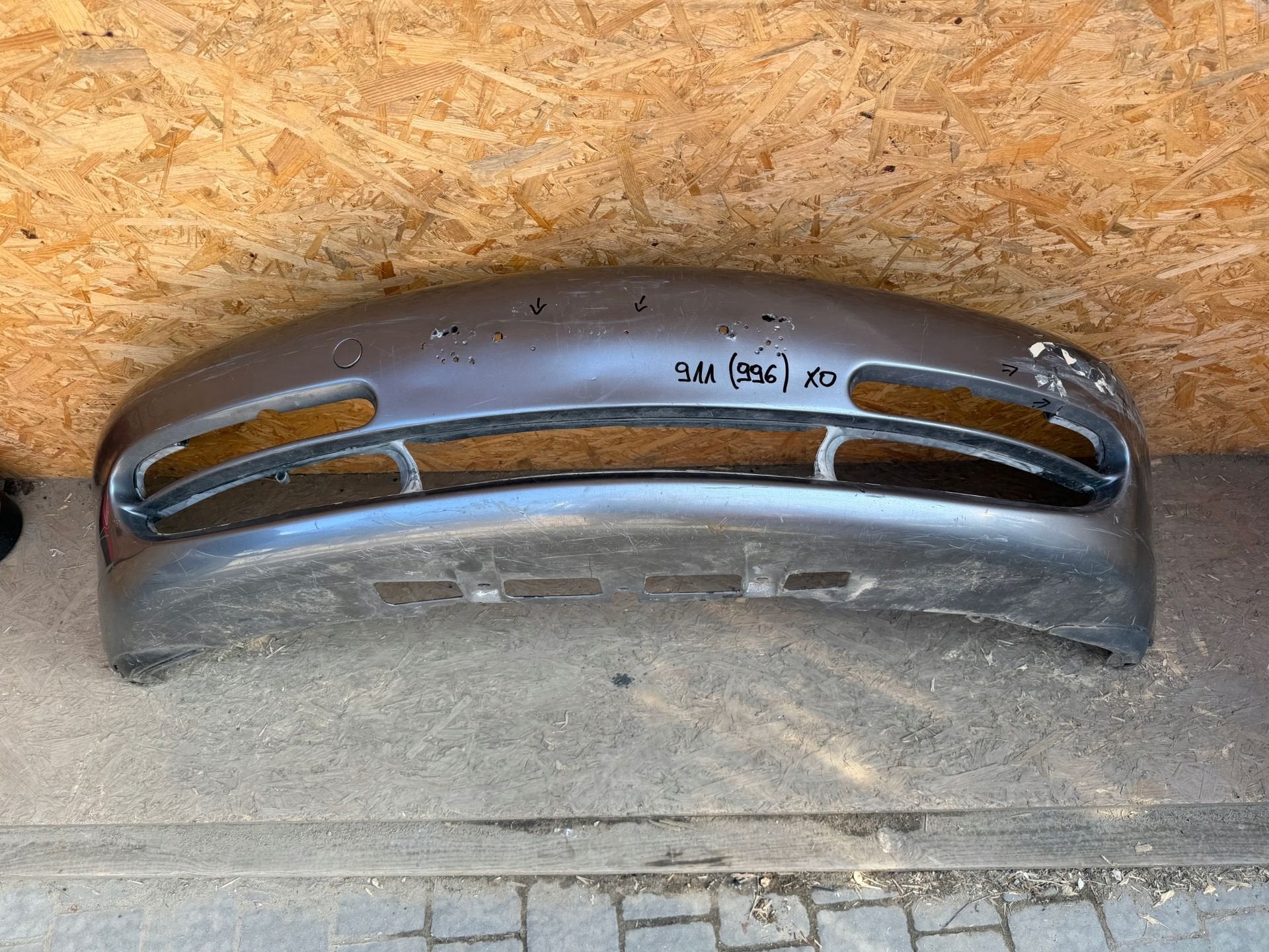 Porsche 911 996 Voorbumper Voor 996, Gebruikt, Porscheplatz 1
70435  Stuttgart, DE, Porsche, Info@porsche.de