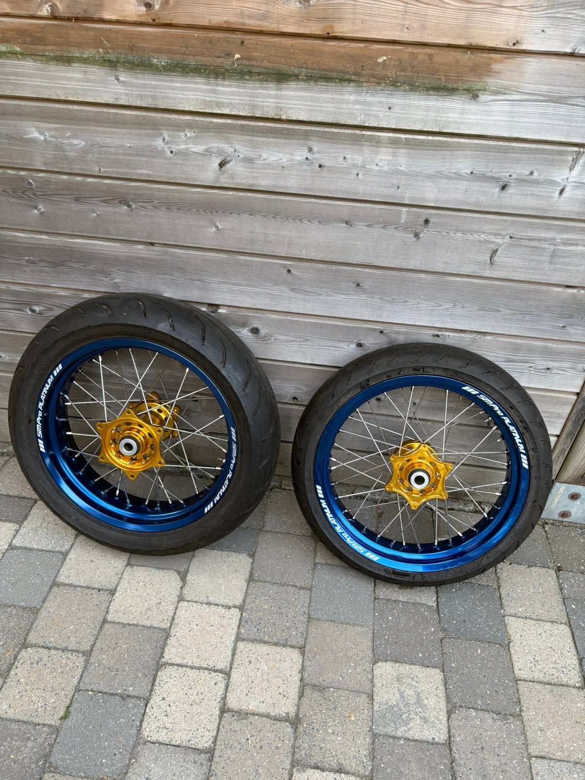 Supermotard banden, Enlèvement