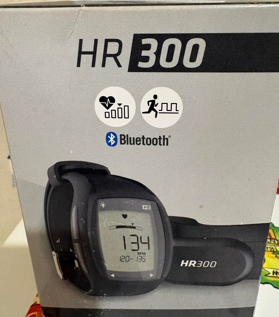 MONTRE ET CARDIOFREQUENCEMETRE DECATHLON KALENJI HR300, Sports & Fitness, Enlèvement, Comme neuf