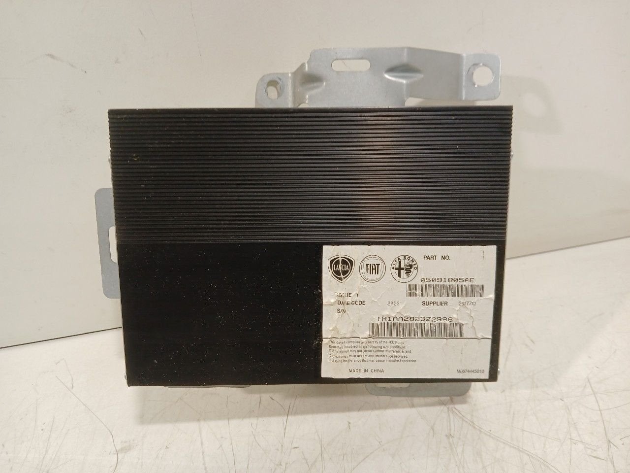 Versterker Fiat 500, Auto diversen, Autoradio's, Ophalen of Verzenden, Van der Ven Autorecycling B.V., Onderdelen@venauto.nl, Ettenseweg 76, 4706 PB Roosendaal, The Netherlands